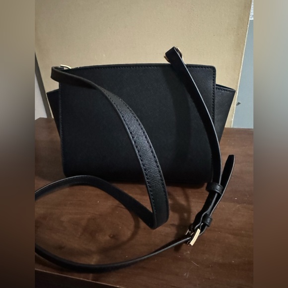 Michael Kors Purse - Picture 2 of 4